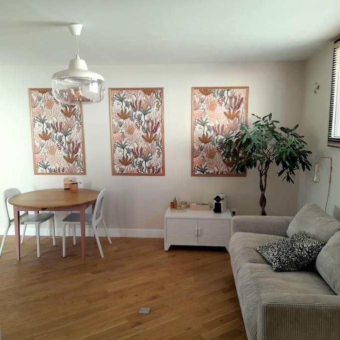 דירות לה מאנש Joli Studio Avec Stationnement Gratuit Dans La Rue מראה חיצוני תמונה